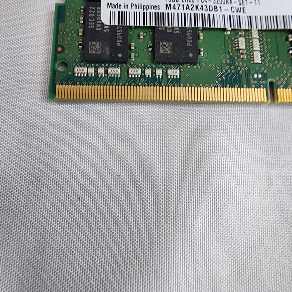 Samsung 16GB DDR4 3200MHz SODIMM 2Rx8 PC4-25600 Laptop RAM M471A2K43DB1-CWE - Picture 2 of 6